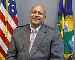 Dr. Etan Nasreddin-Longo